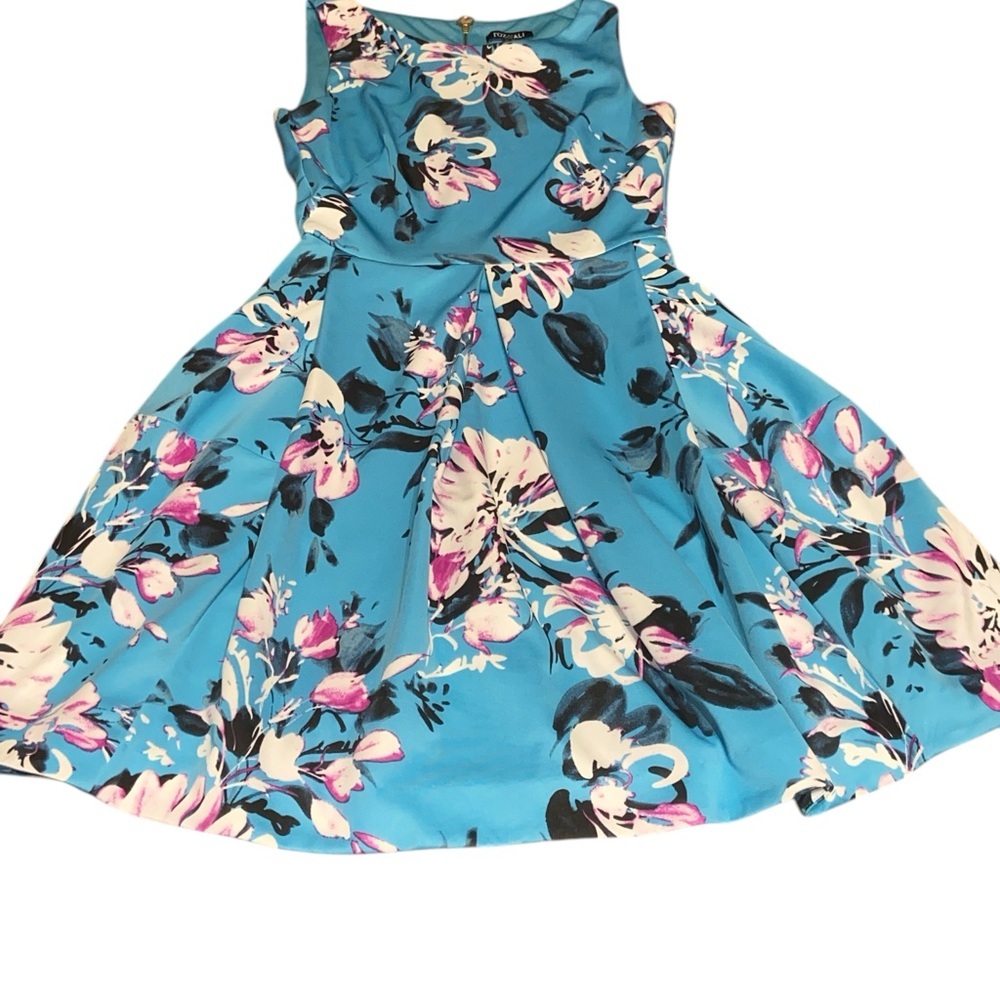 Roz & Ali Blue and White Fit and Flare Dress for Prom or Wedding